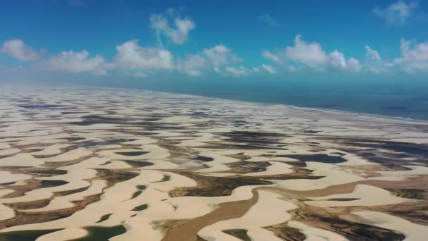 Panoramiczny Krajobraz Lencois Maranhthe Brazylia Malownicze Wydmy Turkusowe Jeziora Deszczowe — Wideo stockowe