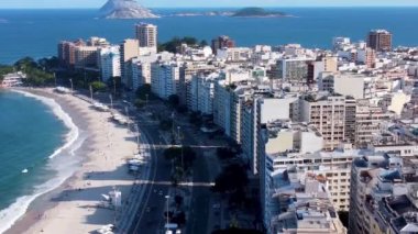 Rio de Janeiro Brezilya 'da yaz seyahatinin havadan manzarası. Coast City 'nin simgesi. Tropik seyahat. Yaz manzarası.