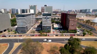 Brezilya 'nın Brasilia Federal Bölgesi şehir merkezindeki hükümet binaları. Brezilya 'nın tarihi kamu idaresi.