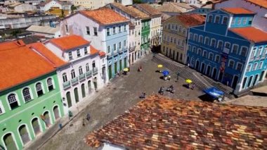 Salvador Bahia Brezilya şehir merkezindeki Pillory Caddesi. Turizm kartpostalındaki tarihi binalar. Şehrin tarihsel merkezi. Seyahat güzergahı. Tatil gezisi.