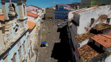 Salvador Bahia Brezilya şehir merkezindeki Pillory Caddesi. Turizm kartpostalındaki tarihi binalar. Şehrin tarihsel merkezi. Seyahat güzergahı. Tatil gezisi.