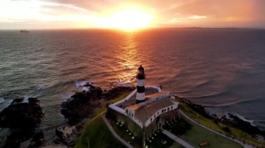 Salvador Bahia Brezilya şehir merkezindeki turizm kartpostalının günbatımı görüntüsü. Brezilya Kuzeydoğusu. Tropikal seyahat hedefi.