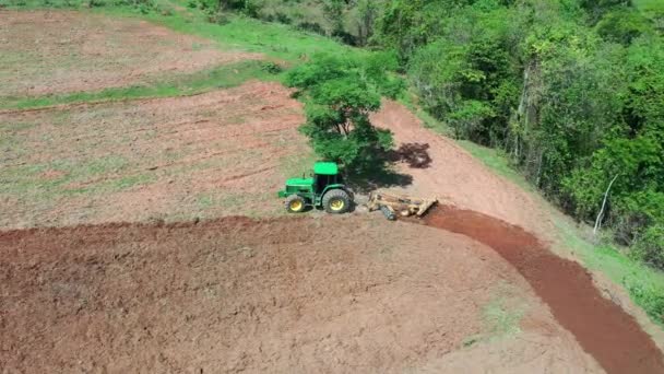 Luchtfoto Landschap Van Het Oogsten Tractor Landschap Het Platteland Oogstachtergrond — Stockvideo