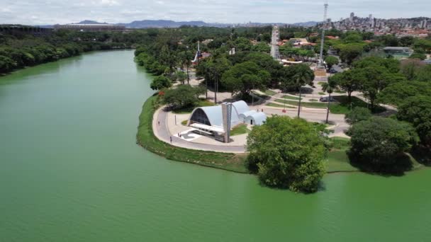 Metrópolis Vista Aérea Del Emblemático Lago Pampulha Estadio Del Centro — Vídeo de stock