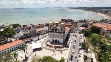 Salvador Bahia Brezilya şehir merkezindeki Bonfim kilisesi. Turizm kartpostalındaki tarihi binalar. Şehrin tarihsel merkezi. Seyahat güzergahı. Tatil gezisi.