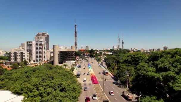 Panning Wide Colorful Sumare Bridge Downtown Sao Paulo Brazil Stunning — Stock Video