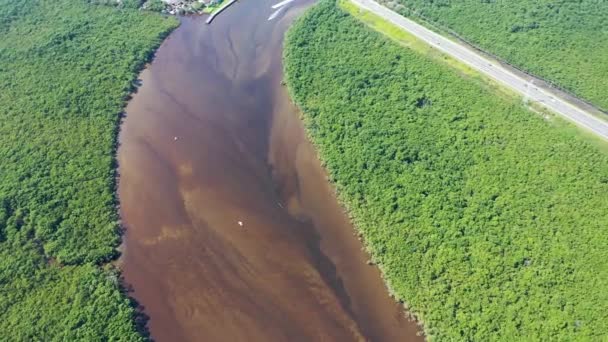 Panning Vista Ampla Rio Darm Pacífico Cidade Costeira Itanhaem São — Vídeo de Stock