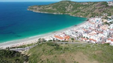 Rio de Janeiro Brezilya 'nın kıyı kenti Lakes Region turizm bölgesinin turkuaz suyu. Brezilya Karayipleri. Yaz seyahatleri. Tropikal manzara.