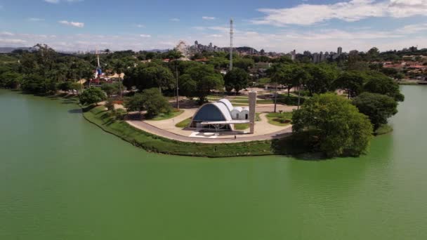 Metrópolis Vista Aérea Del Emblemático Lago Pampulha Estadio Del Centro — Vídeos de Stock