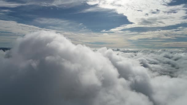 Panorámica Amplia Vista Aérea Niebla Paisaje Matutino Centro Distrito Mañana — Vídeos de Stock