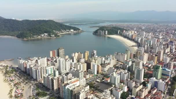 Aérea Amplia Ciudad Costera Sao Vicente Estado Sao Paulo Brasil — Vídeo de stock