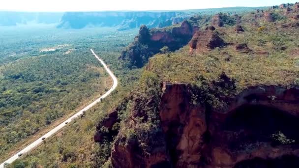 在巴西马托格罗索州的查帕达多斯吉马拉伊斯的著名峡谷的全景 巴西中西部旅游地标 旅行目的地 — 图库视频影像