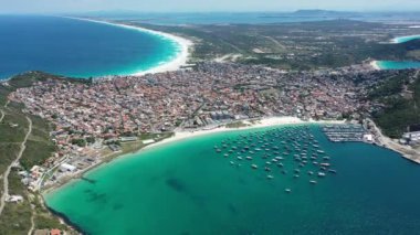 Rio de Janeiro Brezilya 'nın kıyı kenti Lakes Region turizm bölgesinin turkuaz suyu. Brezilya Karayipleri. Yaz seyahatleri. Tropikal manzara.
