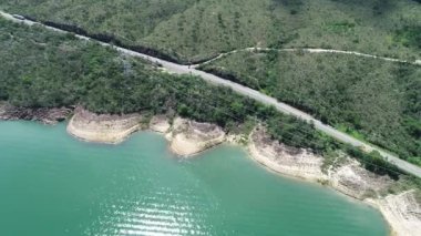 Enerji üretimi için ünlü Furnas hidroelektrik barajı. Capitolio eyaleti Minas Gerais 'in Brezilya yapay gölü Panorama manzarası.