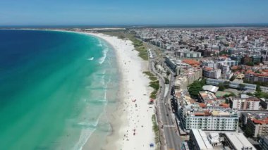 Rio de Janeiro Brezilya 'nın kıyı kenti Lakes Region turizm bölgesinin turkuaz suyu. Brezilya Karayipleri. Yaz seyahatleri. Tropikal manzara.