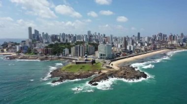 Brezilya 'nın kuzeydoğusundaki ünlü deniz feneri. Salvador Bahia Brezilya. Tropik seyahat rotası. Ünlü küresel seyahat merkezleri.