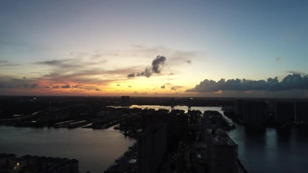 Panning Ampla Paisagem Deslumbrante Famosa Cidade Costeira Miami Estados Unidos — Vídeo de Stock