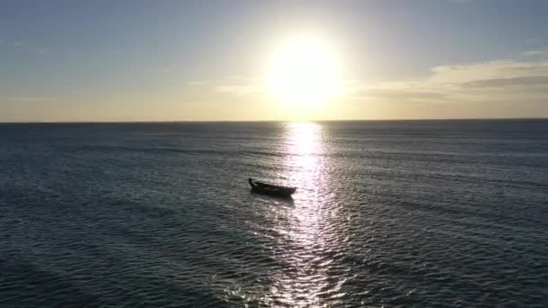 巴西塞阿拉州Jericoacoara著名的海滩上 色彩斑斓的日落天空 日落在热带景色下 为度假旅游目的地 巴西东北部 — 图库视频影像