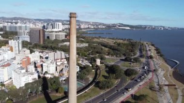 Porto Alegre Brezilya şehir merkezi. Rio Grande do Sul Eyaleti. Şehrin turizm simgesi olan şehir manzarası. Tarihi merkez.