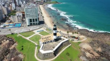 Brezilya 'nın kuzeydoğusundaki ünlü deniz feneri. Salvador Bahia Brezilya. Tropik seyahat rotası. Ünlü küresel seyahat merkezleri.