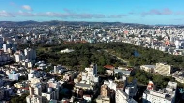 Porto Alegre Brezilya şehir merkezi. Rio Grande do Sul Eyaleti. Şehrin turizm simgesi olan şehir manzarası. Tarihi merkez.