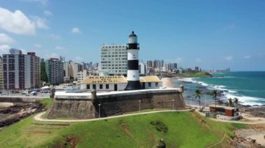 Brezilya 'nın kuzeydoğusundaki ünlü deniz feneri. Salvador Bahia Brezilya. Tropik seyahat rotası. Ünlü küresel seyahat merkezleri.