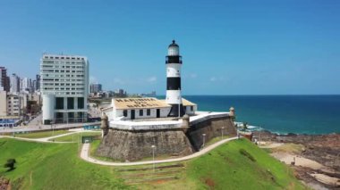 Brezilya 'nın kuzeydoğusundaki ünlü deniz feneri. Salvador Bahia Brezilya. Tropik seyahat rotası. Ünlü küresel seyahat merkezleri.