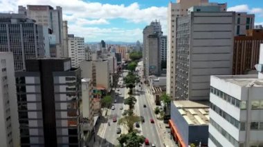 Sao Paulo Brezilya 'nın şehir manzarası. Şehir merkezinin çarpıcı manzarası. Kent simgelerinin Metropolis manzarası.