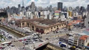 Sao Paulo Brezilya 'nın şehir manzarası. Şehir merkezinin çarpıcı manzarası. Kent simgelerinin Metropolis manzarası.