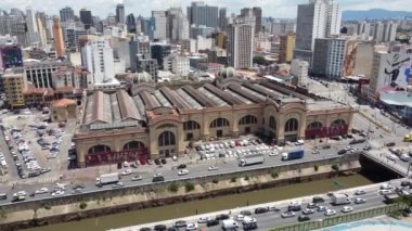 Sao Paulo Brezilya 'nın şehir manzarası. Şehir merkezinin çarpıcı manzarası. Kent simgelerinin Metropolis manzarası.