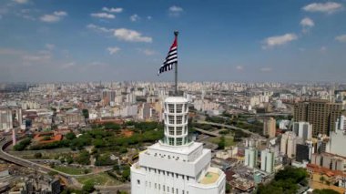 Sao Paulo Brezilya 'nın şehir manzarası. Şehir merkezinin çarpıcı manzarası. Kent simgelerinin Metropolis manzarası.