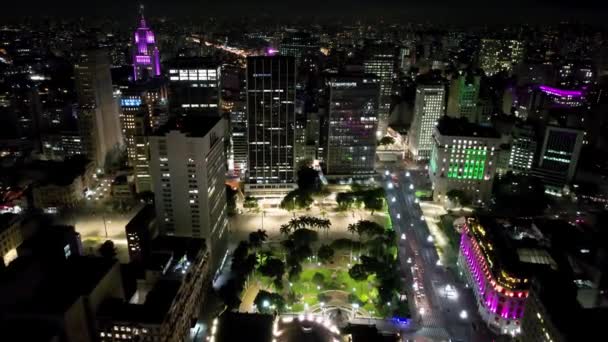 圣保罗市中心的夜景 圣保罗市夜景 地标城市的都市夜景 城市历史中心的建筑和街道 — 图库视频影像