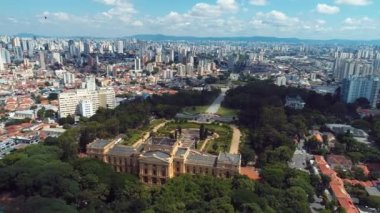 Sao Paulo Brezilya 'nın şehir manzarası. Şehir merkezinin çarpıcı manzarası. Kent simgelerinin Metropolis manzarası.