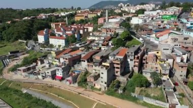 Sao Paulo Brezilya şehir merkezindeki Bandeirantes otoyolu. İnsanları Sao Paulo eyaletinin kırsal bölgelerine bağlayan ünlü Brezilya yolu..