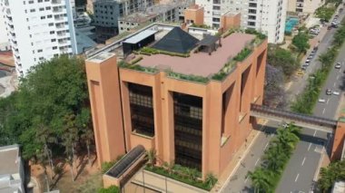 Sao Paulo Brezilya şehir merkezindeki şirket binaları ofisleri. Hava kentsel manzarası. Şehir merkezindeki ofis kuleleri.