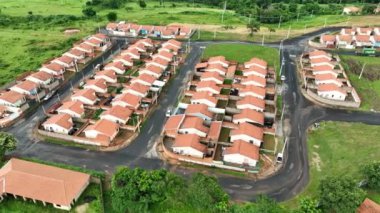 Popüler yerleşim yerleri. Banliyöde halk konutları. Popüler konut inşaatı. Apartman banliyösünün popüler semt evleri.