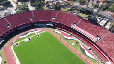 Sao Paulo Brezilya 'nın şehir manzarası. Şehir merkezindeki spor merkezinin göz kamaştırıcı manzarası. Sao Paulo Brezilya şehir merkezindeki futbol stadyumu..