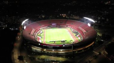 Sao Paulo Brezilya 'nın şehir manzarası. Şehir merkezindeki spor merkezinin göz kamaştırıcı manzarası. Sao Paulo Brezilya şehir merkezindeki futbol stadyumu..