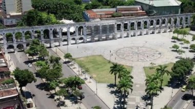 Rio de Janeiro Brezilya. Ünlü Lapa Arches turizm merkezi Rio de Janeiro Brazil 'de. Rio de Janeiro Brezilya 'nın kartpostalı. Şehir merkezinin genel tren istasyonu.