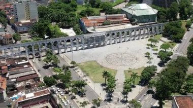 Rio de Janeiro Brezilya. Ünlü Lapa Arches turizm merkezi Rio de Janeiro Brazil 'de. Rio de Janeiro Brezilya 'nın kartpostalı. Şehir merkezinin genel tren istasyonu.