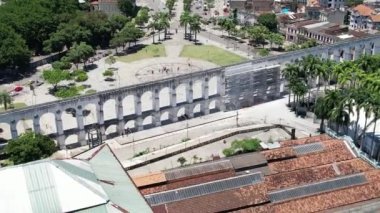 Rio de Janeiro Brezilya. Ünlü Lapa Arches turizm merkezi Rio de Janeiro Brazil 'de. Rio de Janeiro Brezilya 'nın kartpostalı. Şehir merkezinin genel tren istasyonu.