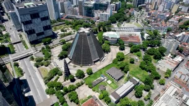 ブラジル リオデジャネイロ リオデジャネイロの大聖堂の空中ビューブラジル リオデジャネイロの観光ランドマーク ダウンタウンの宗教教会 — ストック動画