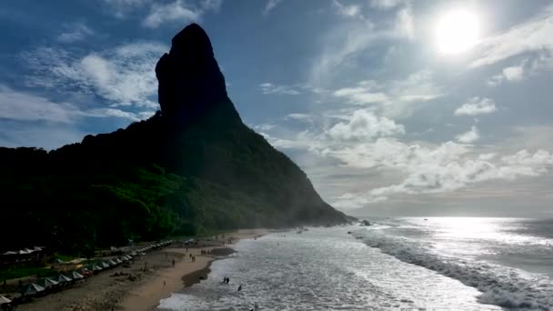 Fernando Noronha Brezilya Takımadasındaki Deniz Manzaralı Volkan Dağı Plajı Fernando — Stok video