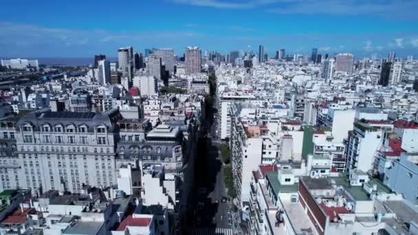 阿根廷布宜诺斯艾利斯的城市景观 全景旅游地标阿根廷首都市中心 旅游地标 市区的户外 布宜诺斯艾利斯市的城市景观 — 图库视频影像