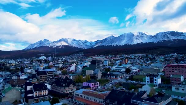 Downtown Ushuaia Argentina Tierra Del Fuego Natural Landscape Scenic Town — Videoclip de stoc