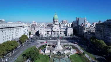 Buenos Aires Arjantin şehir merkezindeki Ulusal Kongre. Turistik şehir merkezi Arjantin 'in panoramik manzarası. Turistik bir dönüm noktası. Şehir merkezinin dışında. Buenos Aires 'in şehir manzarası.