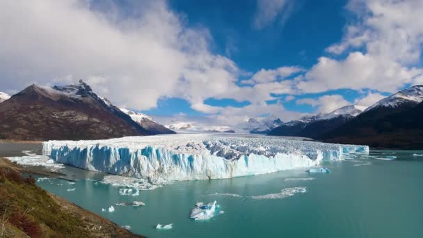 阿根廷巴塔哥尼亚El Calafate的Los Glaciares国家公园 巴塔哥尼亚令人惊叹的冰山景观 Perito Moreno Glacial 巴塔哥尼亚的风景El Calafate阿根廷的旅游目的地 — 图库视频影像