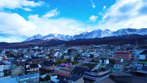 Stadsgezicht Van Stad Ushuaia Argentinië Bij Tierra Del Fuego Natuurlandschap — Stockvideo