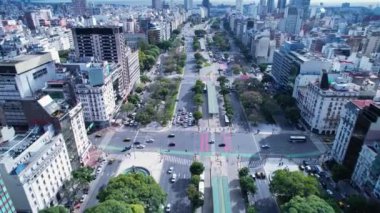 Buenos Aires Arjantin şehri. Arjantin 'in şehir merkezindeki turistik manzaranın manzarası. Turistik bir dönüm noktası. Şehir merkezinin dışında. Buenos Aires 'in şehir manzarası.