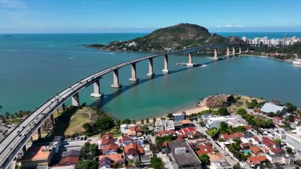 位于巴西圣埃斯皮罗州维托里亚市的著名的第三座桥的高角视图 运输现场 Vitoria Espirito Santo Brazil旅游胜地风景迷人 — 图库视频影像